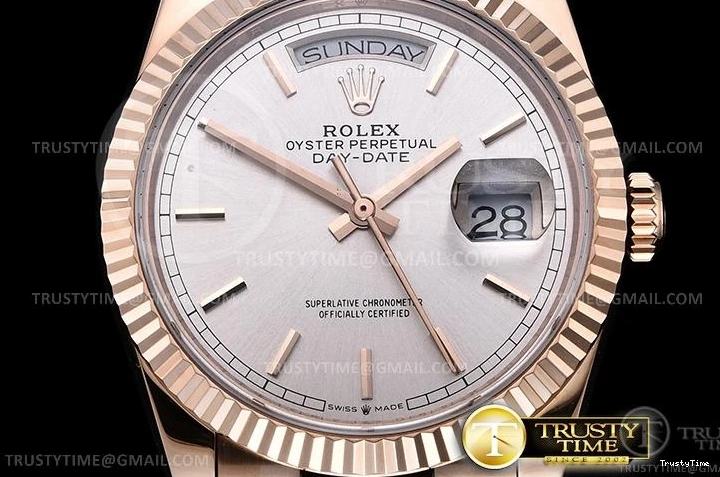 0427 RDD0219E – DayDate 36mm RelaxedFit 695